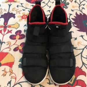 Men’s Nike Zoom basketball high tops